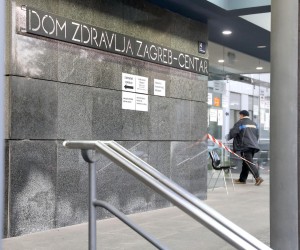 17.10.2022., Zagreb - Od danas bi trebalo poceti testiranje brzim antigenskim testovima u domovima zdravlja, kod obiteljski lijecnika i stomatologa. Za sada nema potvrde da ce se testiranje provoditi na svim mjestima koje je predvidjelo Ministarstvo zdravstva.
  Photo: Patrik Macek/PIXSELL