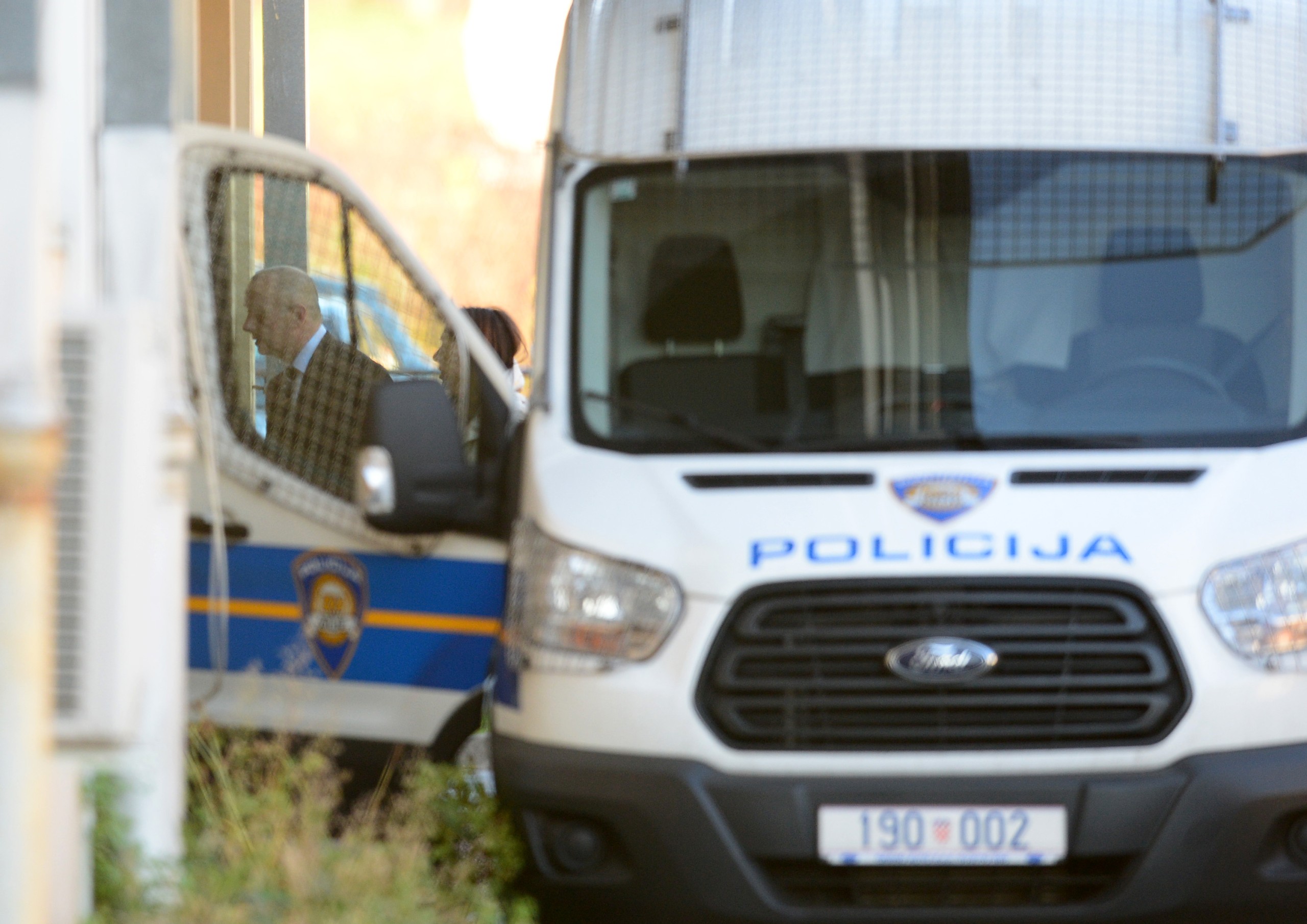 18.11.2015., Zagreb - Policija na Oranicama blokirala put snimateljima i fotoreporterima. rPhoto: Marko Prpic/PIXSELL