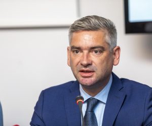 19.05.2022.., Pula - 
Odrzana je konferencija za medije na kojoj je najavljen spektakl Legends Team Kup ATP Champions Tour koji ce se odrzati od 1. do 3. kolovoza u Pulskoj Areni. Na konferenciji su prisustvovali direktor TZ Istarske zupanije Denis Ivosevic, pulski gradonacelnik Filip Zoricic, osnivac Legends Team Cupa Marten Hedlund , Tomas Berdych, trenutni igraci Legends Team Cupa, Istarski zupan Boris Mileti i direktor pulskog ATP turnira Branimir Horvat. Photo: Srecko Niketic/PIXSELL