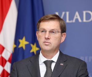 19.12.2017., Zagreb - Predsjednik Vlade Republike Hrvatske Andrej Plenkovic sastao se u Banskim dvorima s predsjednikom Vlade Republike Slovenije Mirom Cerarom, koji boravi  u radnom posjetu Republici Hrvatskoj. Nakon susreta premijeri su dali izjave za medije. rPhoto: Patrik Macek/PIXSELL