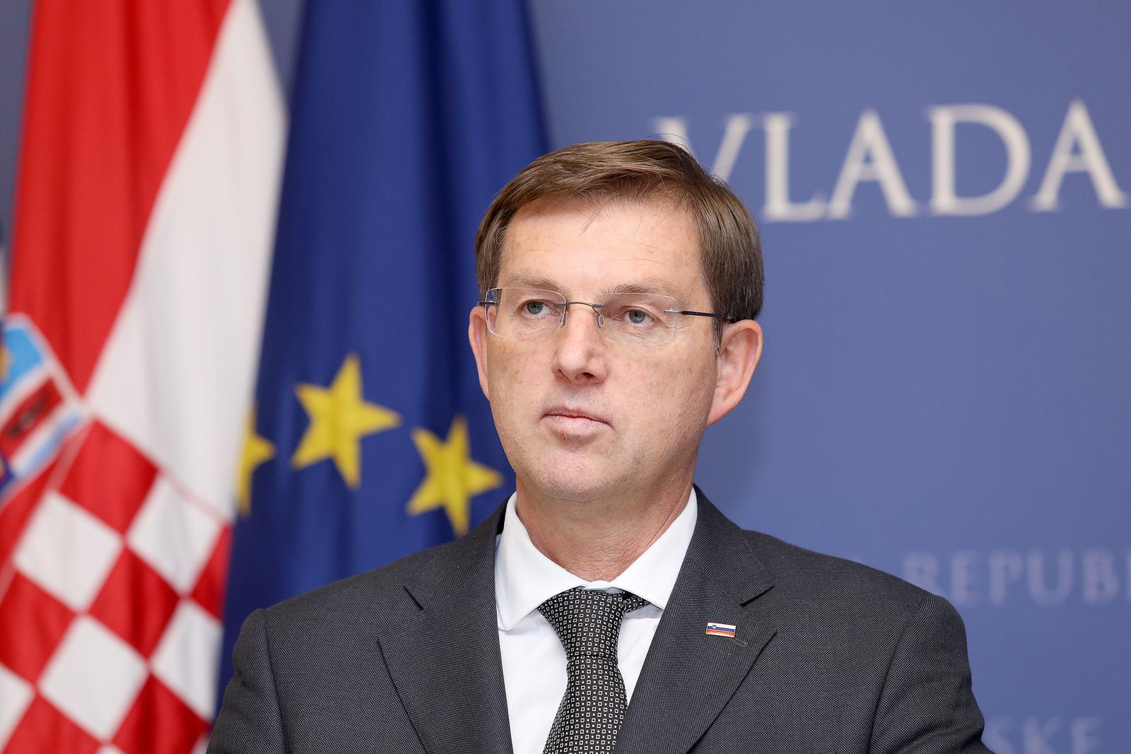 19.12.2017., Zagreb - Predsjednik Vlade Republike Hrvatske Andrej Plenkovic sastao se u Banskim dvorima s predsjednikom Vlade Republike Slovenije Mirom Cerarom, koji boravi  u radnom posjetu Republici Hrvatskoj. Nakon susreta premijeri su dali izjave za medije. rPhoto: Patrik Macek/PIXSELL