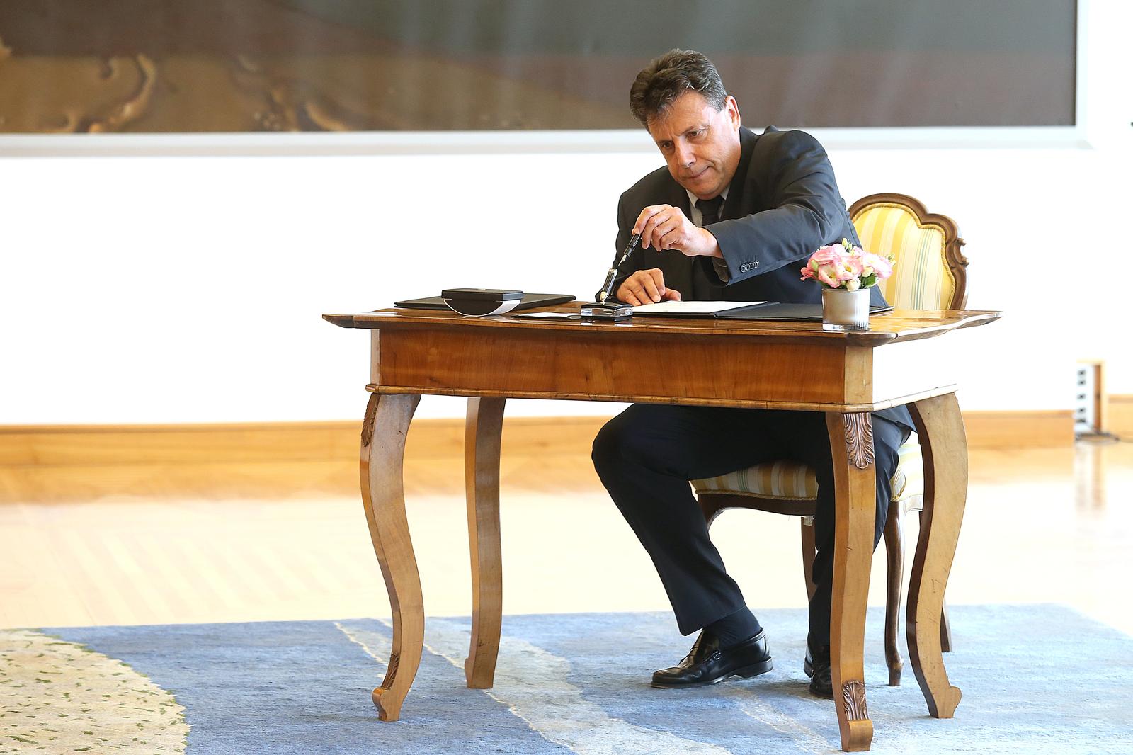 20.07.2017., Zagreb - Djuro Sessa, izabrani predsjednik Vrhovnog suda Republike Hrvatske svecano je prisegnuo pred Predsjednicom Republike Kolindom Grabar-Kitarovic. rPhoto: Goran Stanzl/PIXSELL