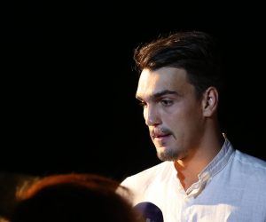 Šibenik: Konferencija i pretpremijera dokumentarnog filma o Dariju Šariću i njegovoj obitelji 20.08.2018., Sibenik - Konferencija za medije i pretpremijera dokumentarnog filma o kosarkasu Dariju Saricu i njegovoj obitelji na tvrdjavi Barone.rrPhoto: Dusko Jaramaz/PIXSELL