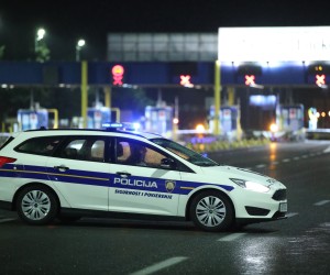 22.05.2022.,Zagreb,Lucko - Nakon utakmice Dinamo - Hajduk (3:1), krenuo je masovni povratak Torcide prema jugu, a na putu su izbili i neredi, odnosno opca tucnjava s policijom, pa je tako zatvorena dionica autoceste A1 između cvorova Lucko i Karlovac. Autocesta je zatvorena u oba smjera.  Photo: Goran Stanzl/PIXSELL