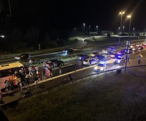 21.05.2022., Zagreb -Ekskluzivne fotografije tucnjave izmedju Torcide i policije.  U subotu u 21.35 sati na autocesti A1 kod odmorista Desinec navijaci Hajduka napali su policajce koji su ih organizirano pratili s utakmice u Zagrebu. Odbijajuci napad policija je uzvratila vatrenim oruzjem kojim su ranjena dvojica napadaca, a u napadu je ozlijedjeno desetak policajaca. Photo: Pixsell/PIXSELL