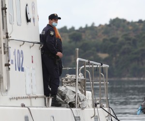 22.11.2021.,Sibenik-Na lokaciji uvala Musarovica-Ostrica u brodicu 62-godisnjaka udario grom na kojem su se nalazile dvije osobe. Prilikom udara groma smrtno je stradao 61-godisnjak dok je 62-godišnjak prevezan u Opću bolnicu Sibenik na pregled.Ocevid je obavljen na policijskom brodu.
 Photo: Dusko Jaramaz/PIXSELL