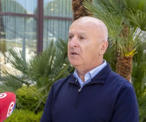 23.04.2022., Pula - Ispred u hotela Park Plaza Histria odrzana je konferencija za medije SDP-a pod nazivom "Vaznost socijaldemoktarskih politika u gospodarskoj krizi”. Na konferenciji prisustvovali su predsjednik SDP-a Pedja Grbin, potpredsjednica SDP-a i eurozastupnica Biljana Borzan te eurozastupnik Predrag Fred Matic. Photo: Srecko Niketic/PIXSELL