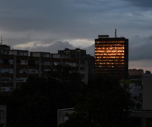 23.05.2021., Zagreb - Odraz zalazeceg sunca na prozorima Vjesnika.rrPhoto: Zoe Sarlija/PIXSELL