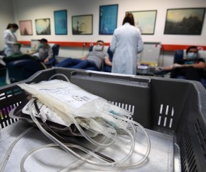 24.03.2020., Zagreb - Veliki broj gradjana odazvao se pozivu za dobrovoljno davanje krvi u prostorijama Hrvatskog zavoda za transfuzijsku medicinu u Petrovoj. Photo: Marko Lukunic/PIXSELL