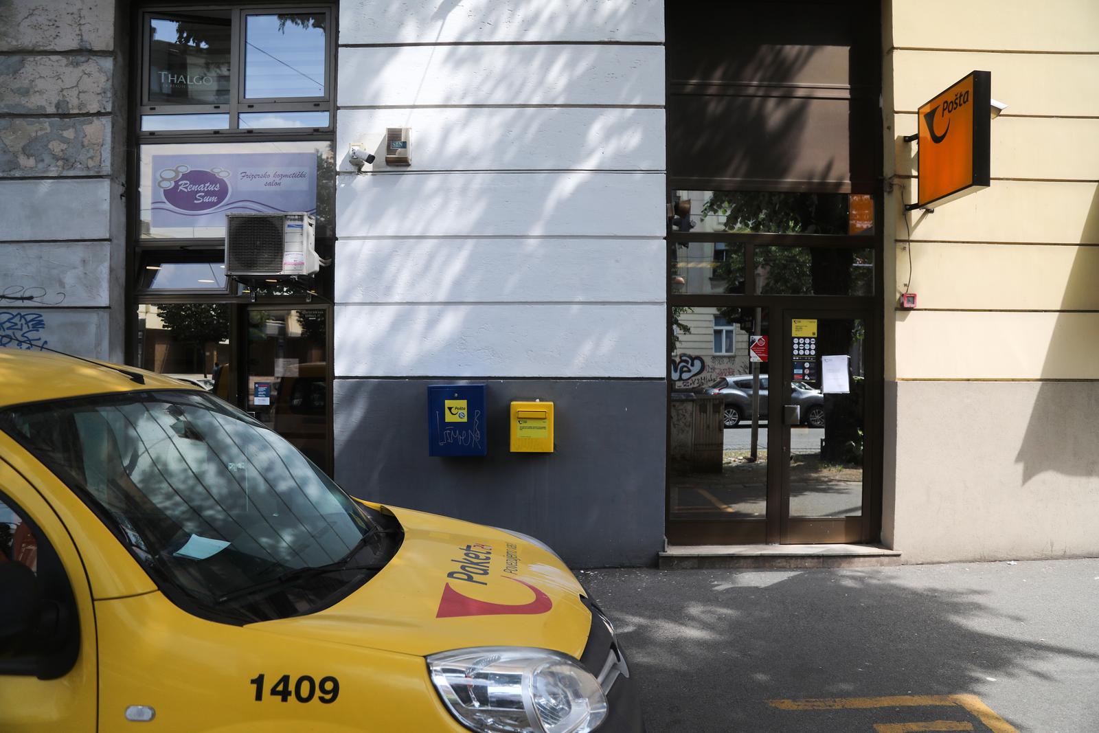 25.05.2022., Zagreb - Razbojstvo u poslovnici Hrvatske poste u Savskoj Photo: Zeljko Hladika/PIXSELL
