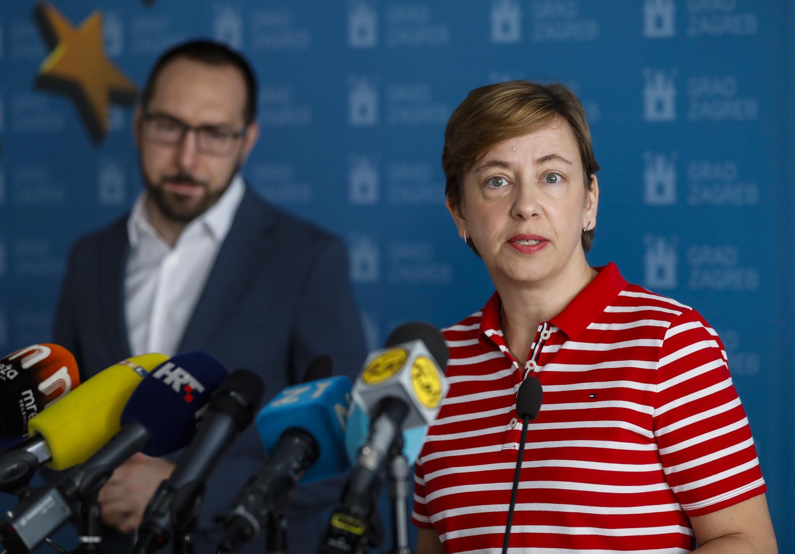26.07.2022,Zagreb - Redovita konferencija za novinare  zagrebackogi gradonacelnika Tomislava Tomasevica i zamjenice gradonacelnika Danijele Dolenec odrzana je u auli Gradske uprave.
 Photo: Jurica Galoic/PIXSELL