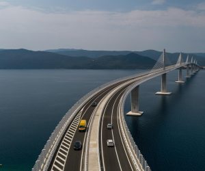 27.07.2022., Peljesac, Komarna - Pogled na Peljeski most koji je dan nakon svecanog otvorenja pusten u promet Photo: Igor Kralj/PIXSELL