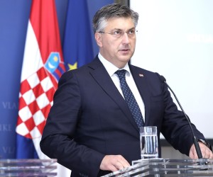 28.06.2022., Zagreb - Predsjednik Vlade Andrej Plenkovic i  potpredsjednica Europske komisije Dubravka Suica te ministar Marin Piletic dali su izjave nakon sastanka u Banskim dvorima. Photo: Patrik Macek/PIXSELL