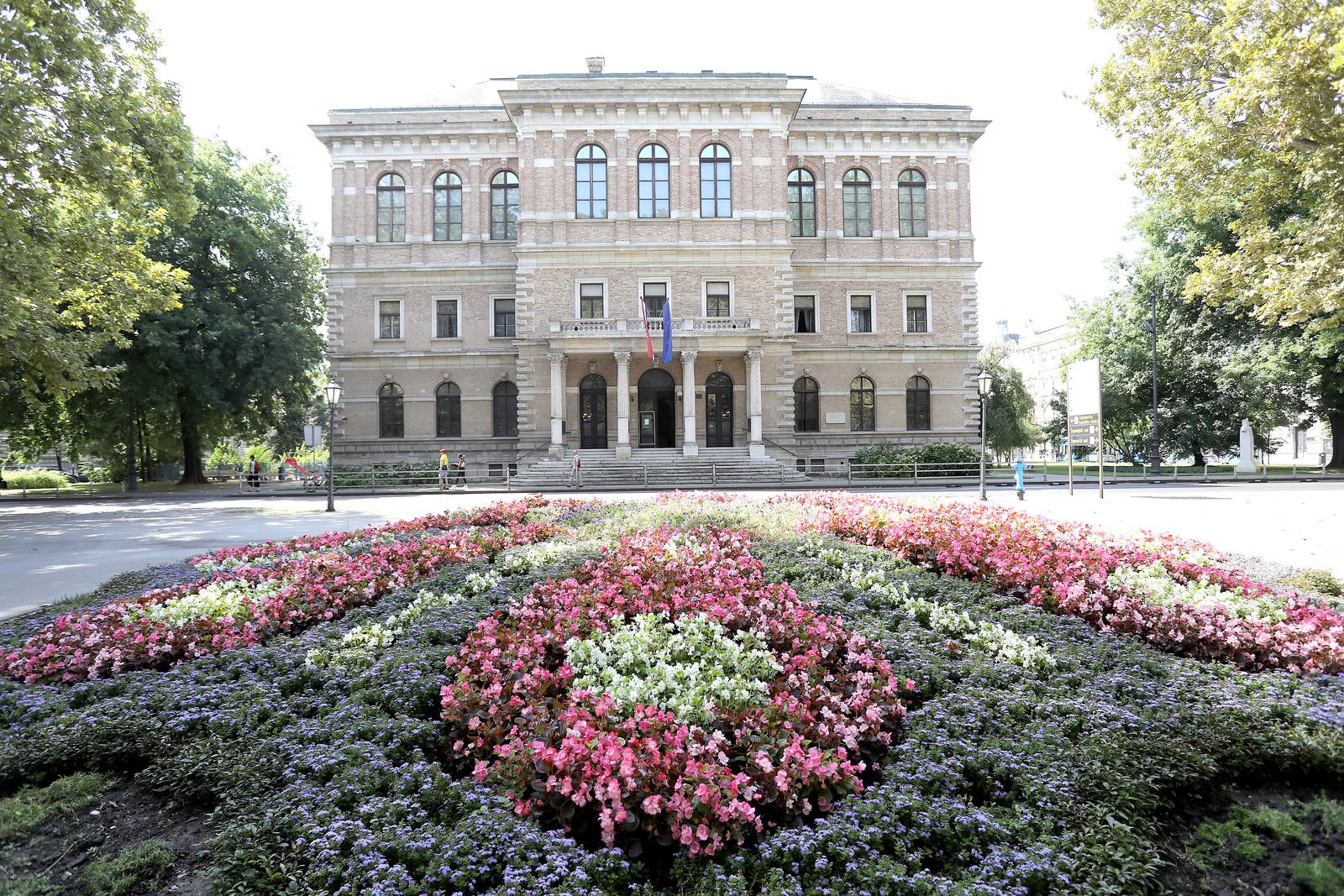28.07.2021., Zagreb - Na dansanji dan, 28. srpnja 1867. godine,  svecano otvorena Jugoslavenska, danasnja Hrvatska akademija znanosti i umjetnosti. Temelje HAZU polozio je biskup Josip Juraj Strossmayer, 10. prosinca 1860., kada je prvoj Banskoj konferenciji uputio pismenu darovnicu i dao novcani prilog od 50000 forinti nuzan za zakladu akademije. rPhoto: Patrik Macek/PIXSELL