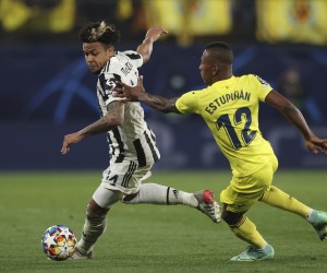 February 22, 2022, Villarreal, United Kingdom: Villarreal, Spain, 22nd February 2022. Weston McKennie of Juventus turns Pervis Estupinan of Villarreal CF during the UEFA Champions League match at Estadio de la Ceramica, Villarreal. Picture credit should read: Jonathan Moscrop / Sportimage(Credit Image: (Cal Sport Media via AP Images)