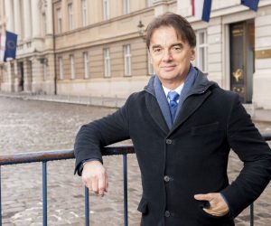 3.12.2020. Zagreb, Branko Grčić, političar, ekonomist, potpredsjednik Vlade i ministar regionalnog razvoja i fondova Europske unije u dvanaestoj Vladi Republike - portret
Photo: Tomislav Cuveljak/NFoto