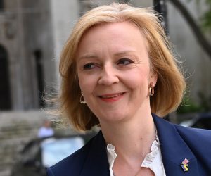 epa10093555 British Foreign Secretary Liz Truss arrives at her offices in central London, Britain, 27 July 2022. Truss is facing off against former British Chancellor of the Exchequer Rishi Sunak during the Conservative Party leadership contest. A new British Prime Minister will be announced 05 September.  EPA/ANDY RAIN