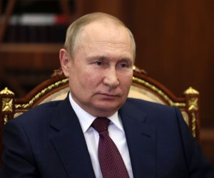 epa10102817 Russian President Vladimir Putin attends a working meeting at the Kremlin in Moscow, Russia, 02 August 2022.  EPA/PAVEL BYRKIN / KREMLIN / SPUTNIK / POOL MANDATORY CREDIT