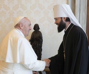 epa10107058 A handout picture provided by the Vatican Media shows Pope Francis (L) meeting with Metropolitan Anthony of Volokolamsk, president of the Department of External Affairs of the Patriarchate of Moscow, in Vatican City, 05 August 2022.  EPA/VATICAN MEDIA HANDOUT  HANDOUT EDITORIAL USE ONLY/NO SALES