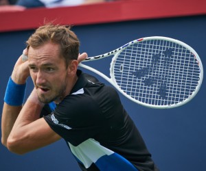 epa10114803 Daniil Medvedev of Russia in action against Nick Kyrgios of Australia during the men's ATP National Bank Open tennis tournament in Montreal, Canada, 10 August 2022.  EPA/ANDRE PICHETTE