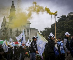 epa10126461 Members of the General Confederation of Labor (CGT) protest against the high costs of living and the economic adjustment policies, in Buenos Aires, Argentina, 17 August 2022. The CGT and other unions mobilized in Buenos Aires to demand that the Government protect workers in the midst of the strong crisis and in the face of the adjustment policies that hit them.  EPA/Juan Ignacio Roncoroni