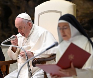 epa10135588 Pope Francis leads the weekly general audience in the Paul VI hall, Vatican City, 24 August 2022.  EPA/ETTORE FERRARI