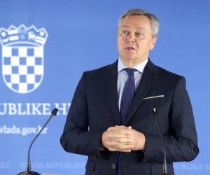 Zagreb, 24.08.2022. - Izjave nakon Sjednice Nacionalnog vijeća za uvođenje eura.
Na fotografiji Zdenko Adrović. 
foto HINA/ Edvard ŠUŠAK/ es