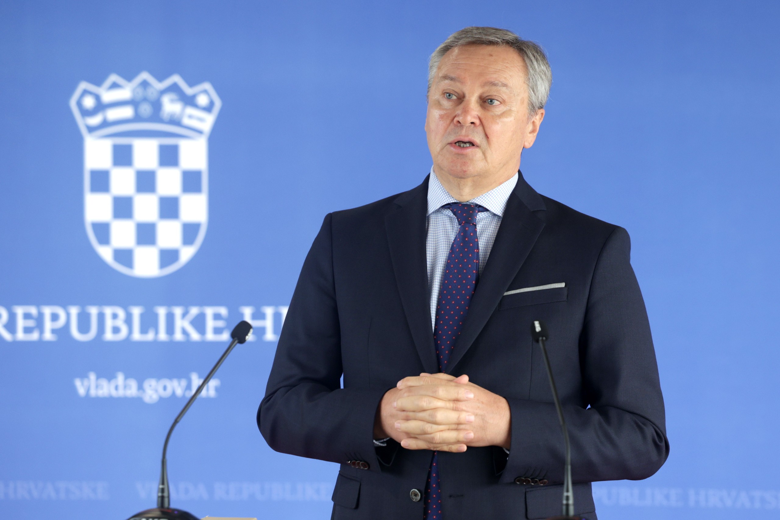 Zagreb, 24.08.2022. - Izjave nakon Sjednice Nacionalnog vijeća za uvođenje eura.
Na fotografiji Zdenko Adrović. 
foto HINA/ Edvard ŠUŠAK/ es