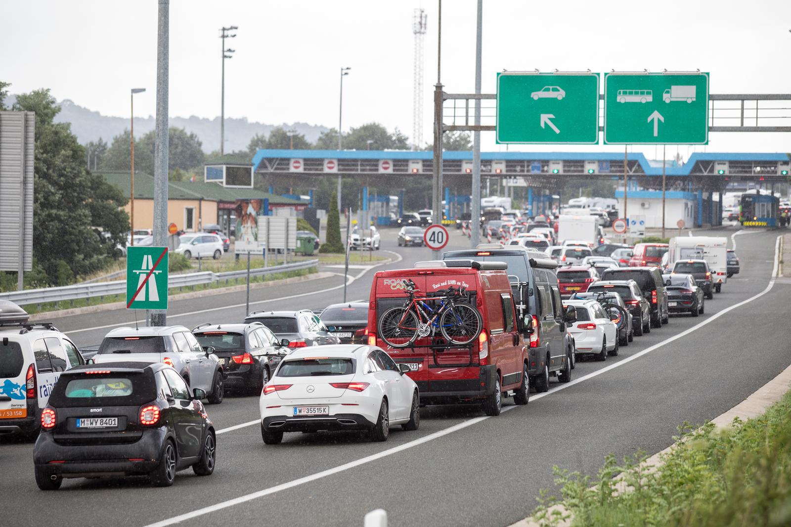 1.8.2021., Rupa -Guzve na granicnom prijelazu Rupa.rPhoto: Nel Pavletic/PIXSELL