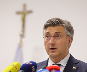 01.08.2022., Imotski - Premijer Andrej Plenkovic u drustvu ministra vanjskih i europskih poslova Gordana Grlica Radmana u sluzbenom je posjetu Imotskom, gdje ce sudjelovati na Svecanoj sjednici Gradskog vijeca u Puckom otvorenom ucilistu.  Photo: Miroslav Lelas/PIXSELL