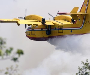 02.08.2022., Dubrava kod Sibenika - Pozar u Dubravi kraj Sibenika gase kanaderi  i zemaljske snage.
 Photo: Pixsell/PIXSELL