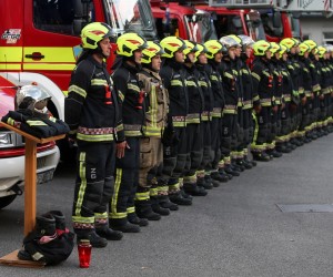 02.08.2022., Zagreb - U 19:00 sve javne vatrogasne postrojbe i dobrovoljna vatrogasna drustva su upalili sirene na vozilima i minutom sutnje su odali pocast preminulom kolegi Gorana Komleneca.  Photo: Ivan Skrinjar/PIXSELL
