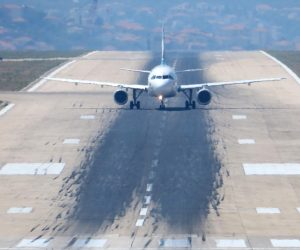 03.08.2017., Kastela - Pista Zracne luke Split u Resniku rusi sve rekorde po broju putnika i temperaturi koja je ove godine iznosila rekordnih 42,3 Celzijeva stupnja."nPhoto: Ivo Cagalj/PIXSELL