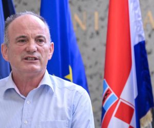 03.08.2022., Zagreb - U Ministarstvu obrane odrzana je konferencija za medije o remontu protupozarnih aviona Hrvatskog ratnog zrakoplovstva koji su na servisu u Zrakoplovno-tehnickom centru. Direktor ZTC-a Zdravko Klanac Photo: Igor Soban/PIXSELL