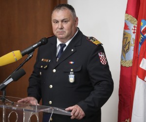 04.05.2022.,Zagreb, svecano obiljezen Dan svetog Florijana i Dan vatrogastva u organizaciji Hrvatske vatrogasne zajednice. Nakon svecanog prijema odrzala se vjezba vatrogasnog podmlatka na poligonu ispred Drzavne vatrogasne skole te prigodni govori, a urucene su i nagrada Najpothvat u vatrogastvu za 2021. pripadnicima JVP Grada Zagreba za uklanjanje kape zvonika sa sisacke katedrale, te priznanje za osobite zasluge u saniranju posljedica potresa pripadnicima Vatrogasne zajednice Sisacko- moslavacke zupanije. Svecanosti su nazocili izaslanici Hrvatskog sabora, predsjednika RH, te ministrica poljoprivrede Marija Vuckovic. Priznaja vatrogascima urucio je glavni vatrogasni zapovjednik. Slavko Tucakovic. Photo: Robert Anic/PIXSELL