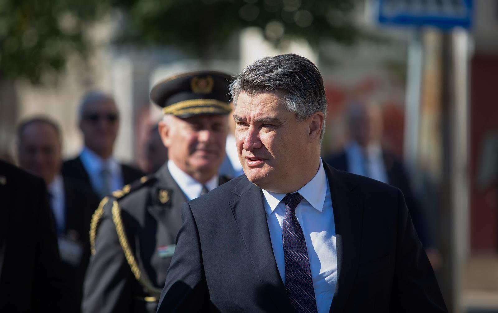 05.08.2022., Knin - Sredisnja svecanost obiljezavanja Dana pobjede i domovinske zahvalnosti, Dana hrvatskih branitelja i 27. obljetnice vojno-redarstvene operacije Oluja. Polaganje vijenaca i svijeca ispred Spomenika hrvatske pobjede "Oluja 95". Predsjednik RH Zoran Milanovic Photo: Sime Zelic/PIXSELL