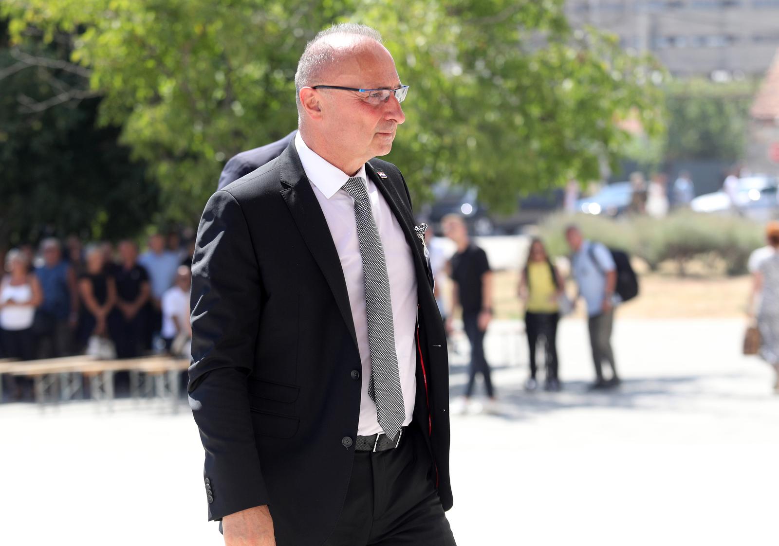 05.08.2022., Knin - Misno slavlje u Crkvi Gospe Velikog Hrvatskog Krsnog Zavjeta na obiljezavanju Dana pobjede i domovinske zahvalnosti, Dana hrvatskih branitelja i 27. obljetnice vojno-redarstvene operacije Oluja. Gordan Grlic Radman, ministar vanjskih i europskih poslova Photo: Dusko Jaramaz/PIXSELL