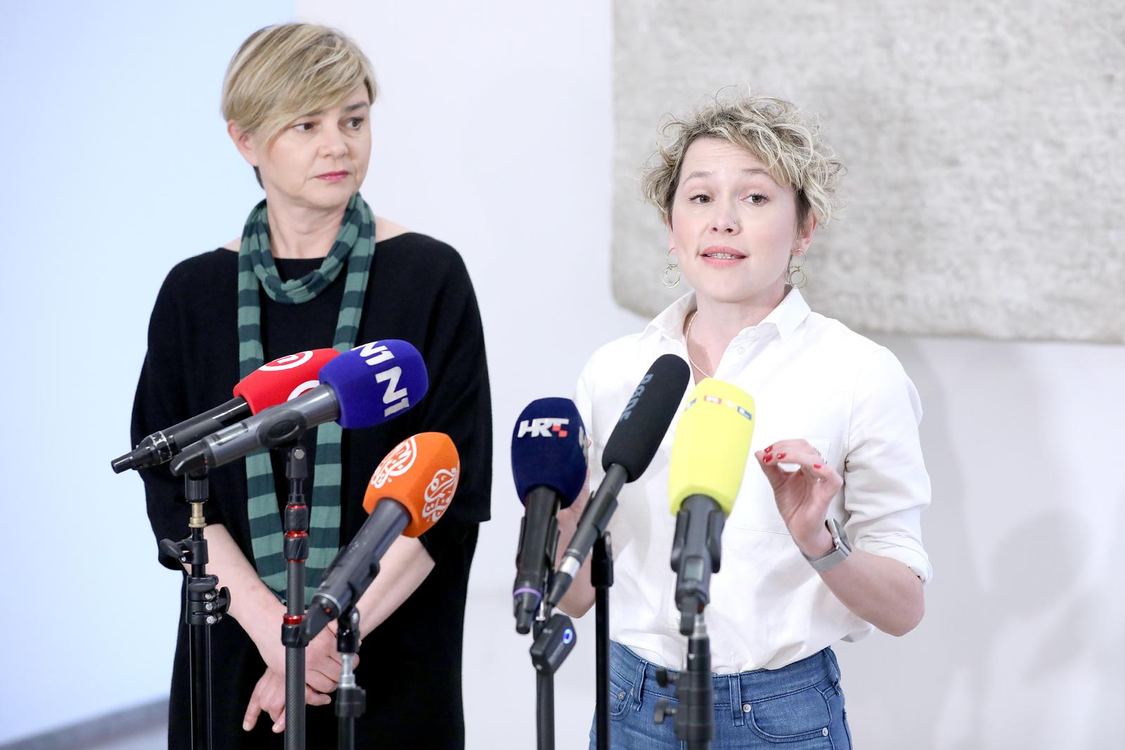 06.05.2022., Zagreb - Na konferenciji za medije odrzanoj u Saboru zastupnice Sandra Bencic i Ivana Kekin komentirale su pravo na pobacaj i druge aktualnosti.  Photo: Patrik Macek/PIXSELL