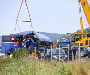 06.08.2022., Varazdin - Vise osoba poginulo je, a veci je broj tesko ozlijedjen u prometnoj nesreci koja se oko 5,40 sati dogodila na autocesti A4 u smjeru Zagreba, izmedju mjesta Jarek Bisaski i Podvorec, kada je s kolnika sletio autobusa poljskih nacionalnih registarskih oznaka. Photo: Matija Habljak/PIXSELL