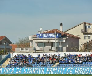 07.04.2018., Zadar -  Igraci NK Zadar prije pocetka utakmice s Neretvancem odali su pocast Hrvoju Custicu, igracu NK Zadra koji je prije 10 godina podlegao ozljedama koje je zadobio na utakmici. "nPhoto: Dino Stanin/PIXSELL