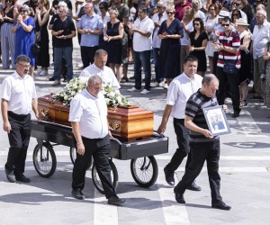 11.08.2022., Split - Posljednji ispracaj novinara Vladimira Matijanica na splitskom groblju Lovrinac.  Photo: Milan Sabic/PIXSELL