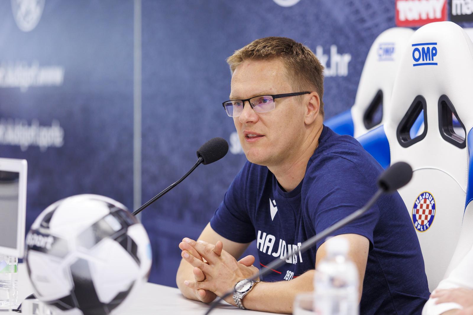 12.08.2022., Split - Konferencija za medije trenera Hajduka Valdasa Dambrauskasa pred derbi s Dinamom.
 Photo: Miroslav Lelas/PIXSELL