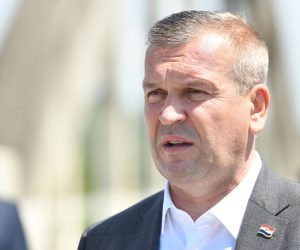 14.06.2022., Tuhovec - Ministar mora, prometa i infrastrukture Oleg Butkovic i predsjednik Uprave Hrvatskih cesta Josip Skoric sa suradnicima obisli su novoizgradjeni most Tuhovec.
  Photo: Vjeran Zganec Rogulja/PIXSELL