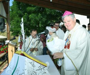 15.08.2022., Gore - Sisacki biskup Vlado Kosic predvodio je na svetkovinu Uznesenja Blazene
Djevice Marije na nebo svecano misno slavlje u marijanskom svetistu Majke nasih stradanja u Gori kraj Petrinje. Photo: Nikola Cutuk/PIXSELL