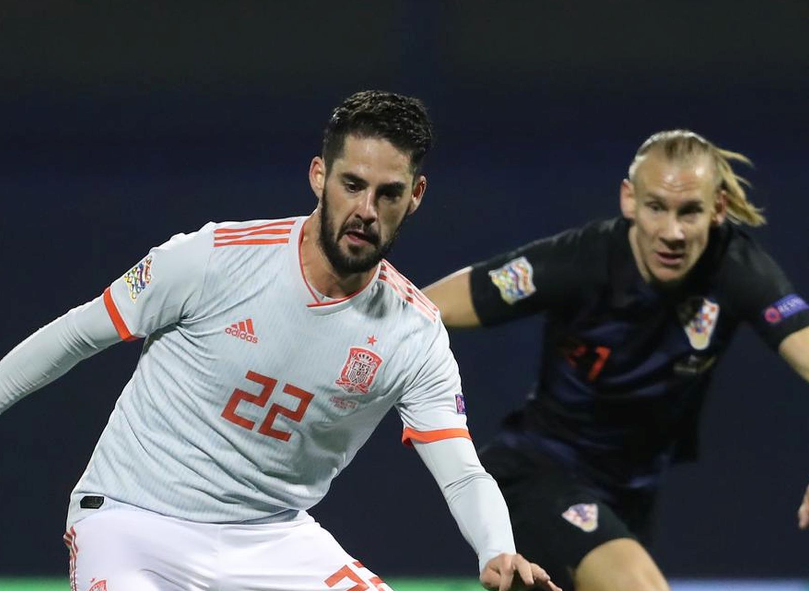 15.11.2018., stadion Maksimir, Zagreb - UEFA Liga nacija, Liga A, skupina 4, 3. kolo, Hrvatska - Spanjolska. Isco, Domagoj Vida. Photo: Igor Kralj/PIXSELL