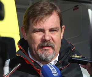 Split: Župan Blaženko Boban uručio ključeve šest novih vozila hitne pomoći 16.01.2019.,Split-Zupan Blazenko Boban urucio ravnatelju zupanijske hitne pomoci Leu Lueticu kljuceve sest novih vozila.rPhoto: Ivo Cagalj/PIXSELL
