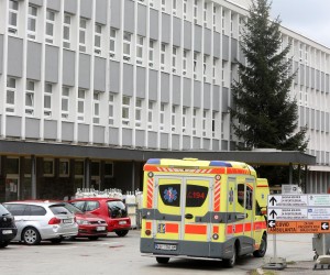 19.04.2021.,  Karlovac - Zbog reduciranja hladnog pogona u  Opcu bolnicu Karlovac od danas se primaju hitni slucajevi i onkoloski bolesnici. Covid odjel Opce bolnice vec tjednima je prenapucen pacijentima koji svakodnevno u velikom broju pristizu.rPhoto: Kristina Stedul Fabac/PIXSELL