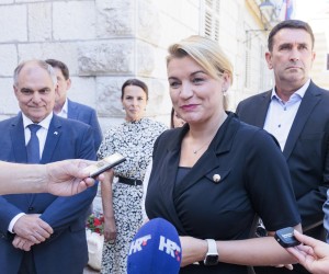 19.07.2022., Imotski - Ministrica turizma Nikolina Brnjac sudjelovala na sjednici Turistickog vijeca HTZ-a u Imotskom.
Blazenko Boban, Nikolina Brnjac. Ivan Budalic
    Photo: Miroslav Lelas/PIXSELL