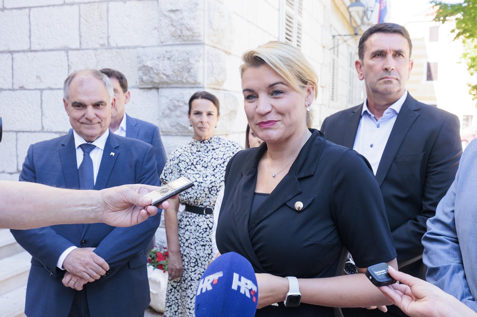 19.07.2022., Imotski - Ministrica turizma Nikolina Brnjac sudjelovala na sjednici Turistickog vijeca HTZ-a u Imotskom.
Blazenko Boban, Nikolina Brnjac. Ivan Budalic
    Photo: Miroslav Lelas/PIXSELL