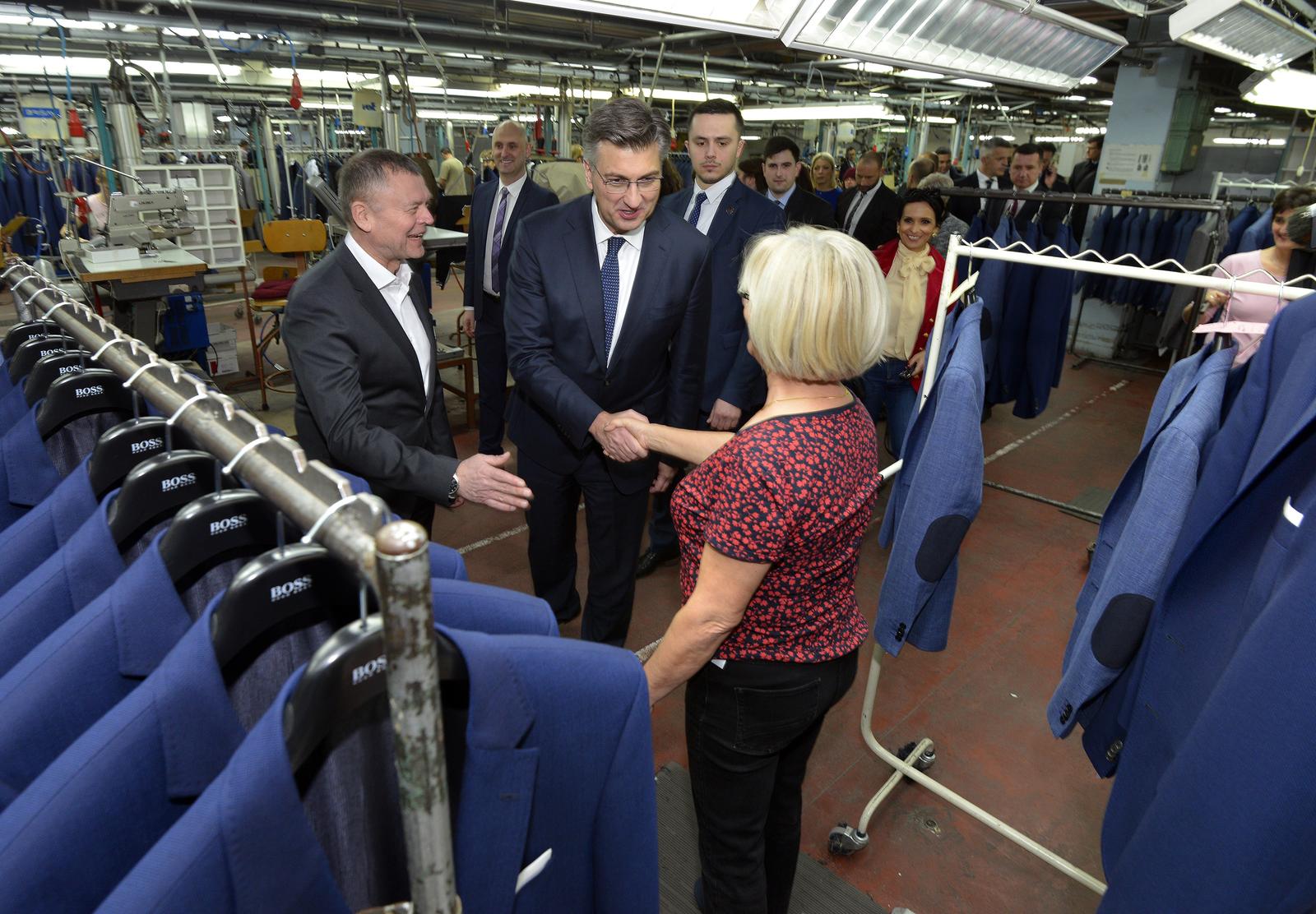 20.02.2019., Varazdin - Predsjednik Vlade Andrej Plenkovic poceo je posjet Varazdinu obilaskom tekstilne tvrtke Varteks te sastankom s Upravom drustva na cijem je celu odnedavno hrvatski poduzetnik i investitor Nenad Bakic. rrPhoto: Marko Jurinec/PIXSELL